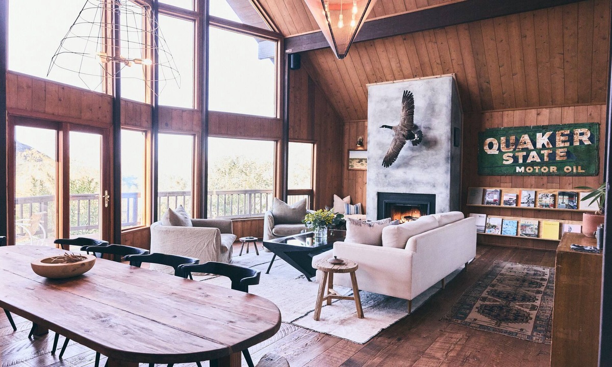 Malibu Cabin | FIVE MINUTES TO CALAMIGOS RANCH AND CEILO FARMS MOUNTAIN AND OCEAN VIEWS