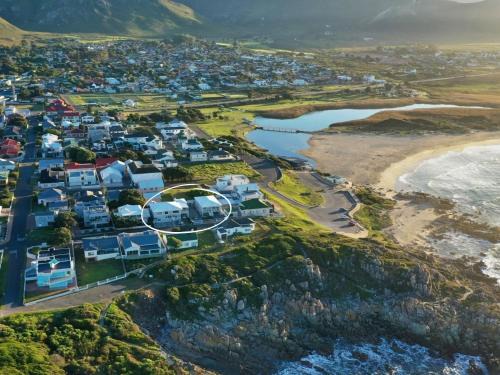Kleinmond House | Footprints in Kleinmond