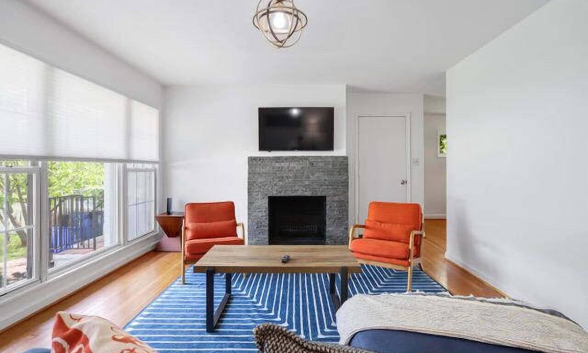 Forest Glen House | Forest Glen Silver Spring Gem - Parking