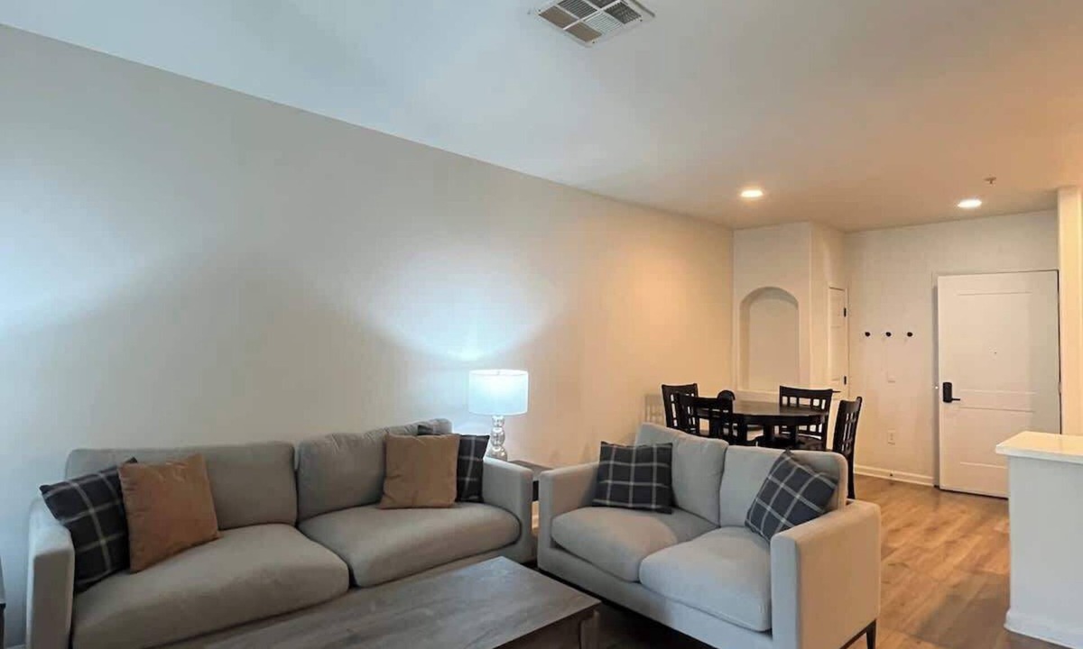 Mission Valley West Apartment | Fully Furnished 1BR Mission Valley w/Wi-Fi