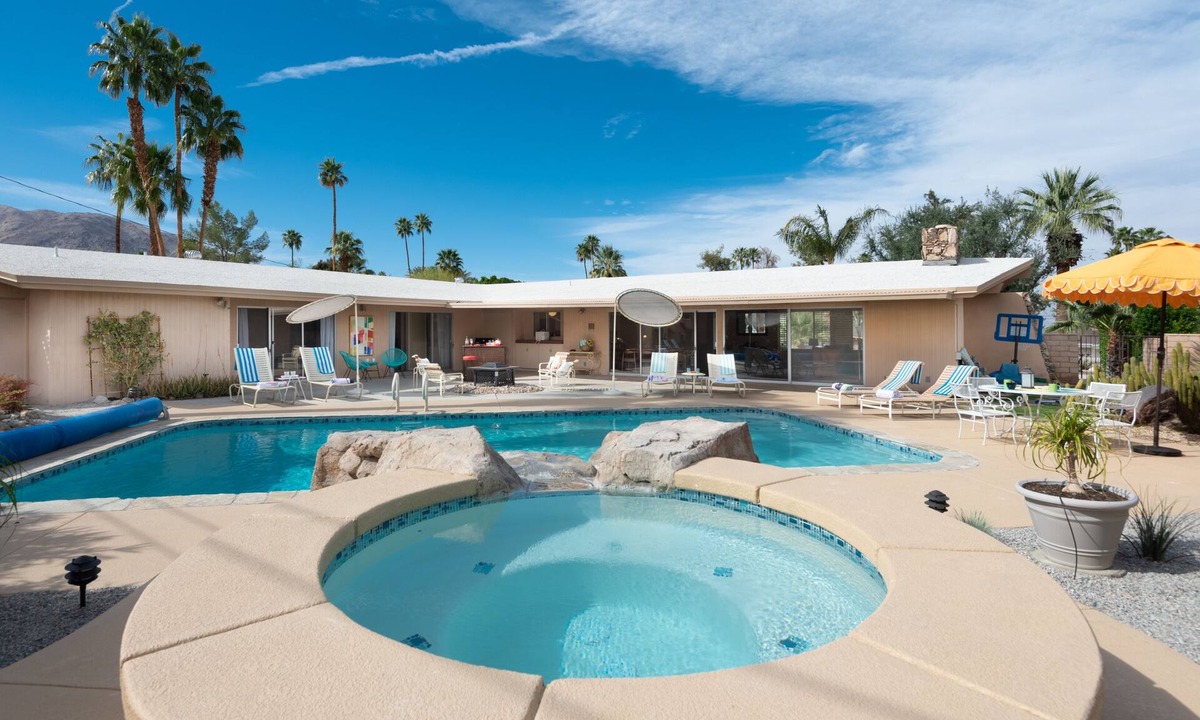 Palm Desert House | Fully furnished Midcentury Home, 3 Bd/Den, Views, Best So PD Location
