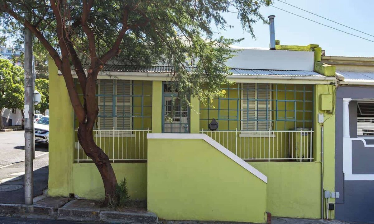 Bo'Kaap House | Funky Pet Friendly, 2-Bedroom Escape, Bo-Kaap