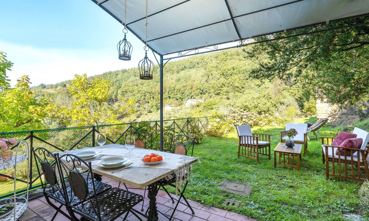 Pistoia House | Gabriella's Cottage with Private Pool