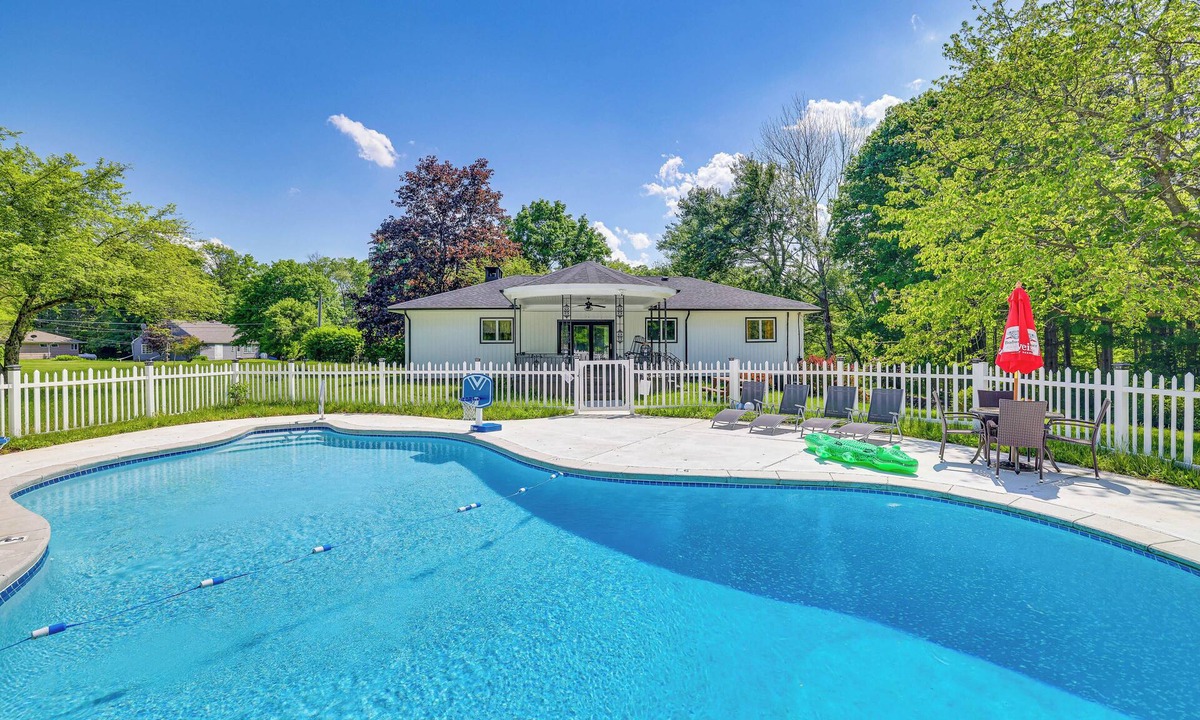 Mountainhome House | Game Room & Hot Tub! Cresco Family Home