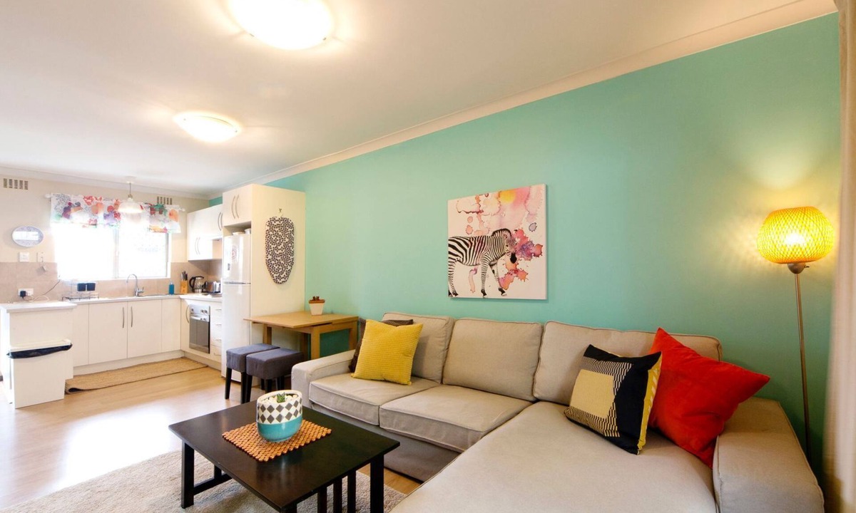 Scarborough Apartment | Garden Apartment, walk to Scarborough Beach - Pet friendly & FREE PARKING