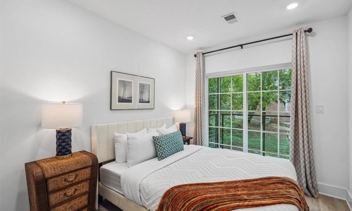 Brookland Bed & Breakfast | Garden & City Skyline View Home in Brookland!