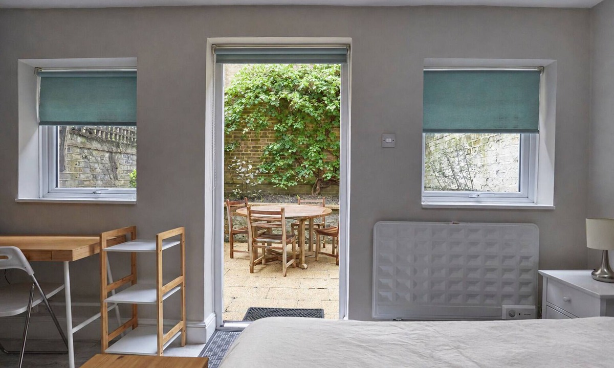 Vincent Square Apartment | Garden Flat in Pimlico — Right in the Heart of London, Fantastic Location!