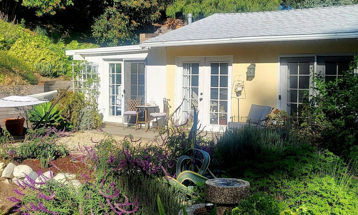 Woodland Hills Cottage | Garden Retreat