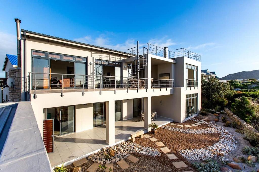 Pringle Bay Villa | Gecko House