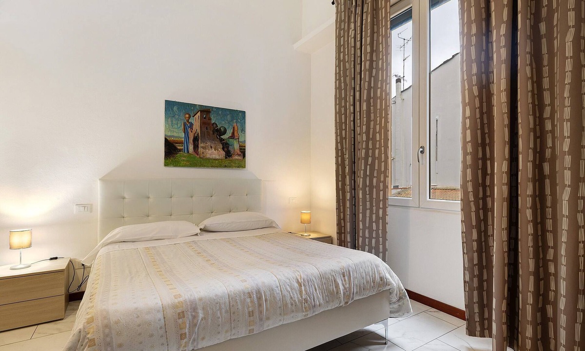 Prato Apartment | Girasole Room – Double with Private Terrace, Wi-Fi, A/C & Accessible Bathroom