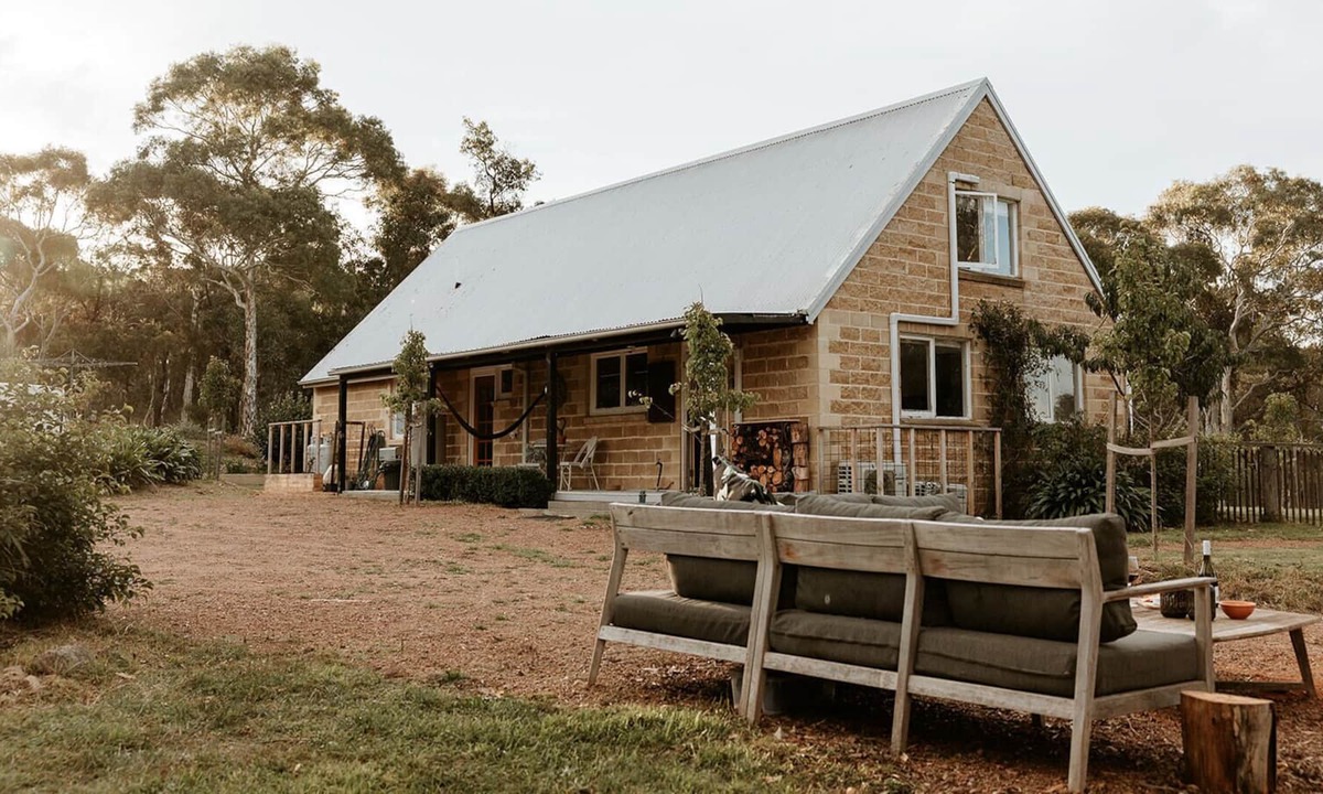 Mulloon Cottage | Go bush stay lux in 100 acres of natural wilderness.
