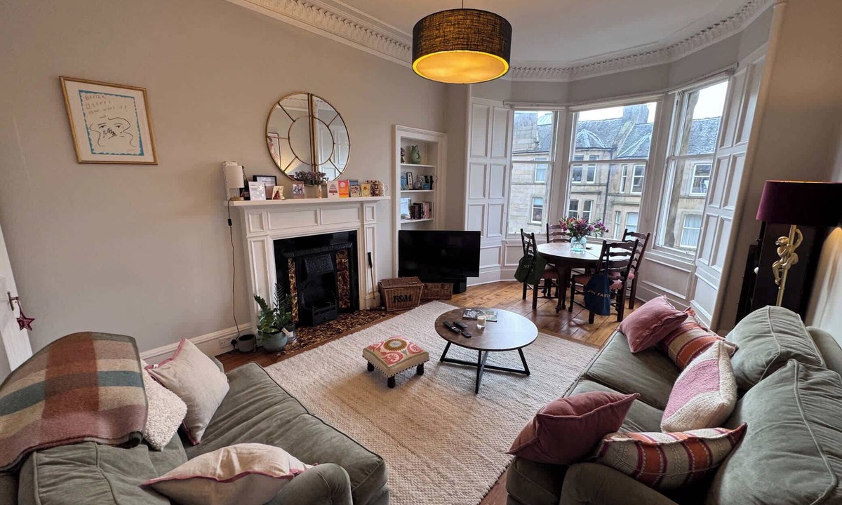 Stockbridge Apartment | Gorgeous 2BDR with Unique Character in Edinburgh