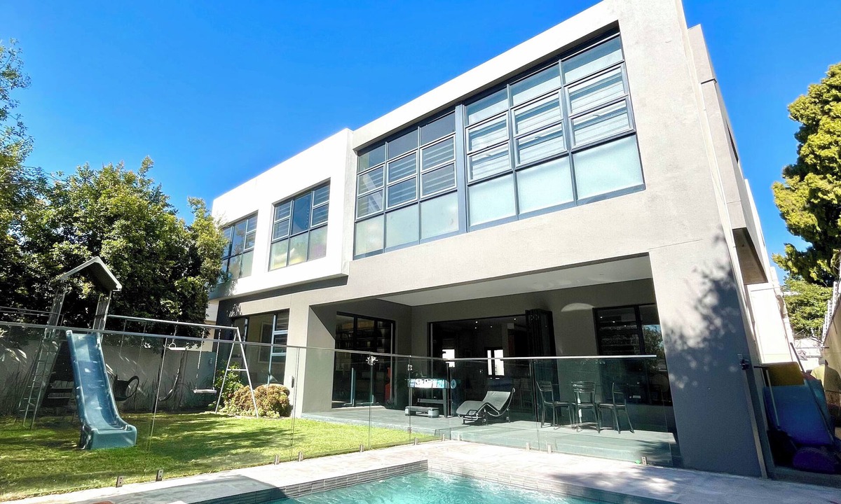 Glenhazel House | Gorgeous 5-bedroom house with a pool in Glenhazel, Johannesburg