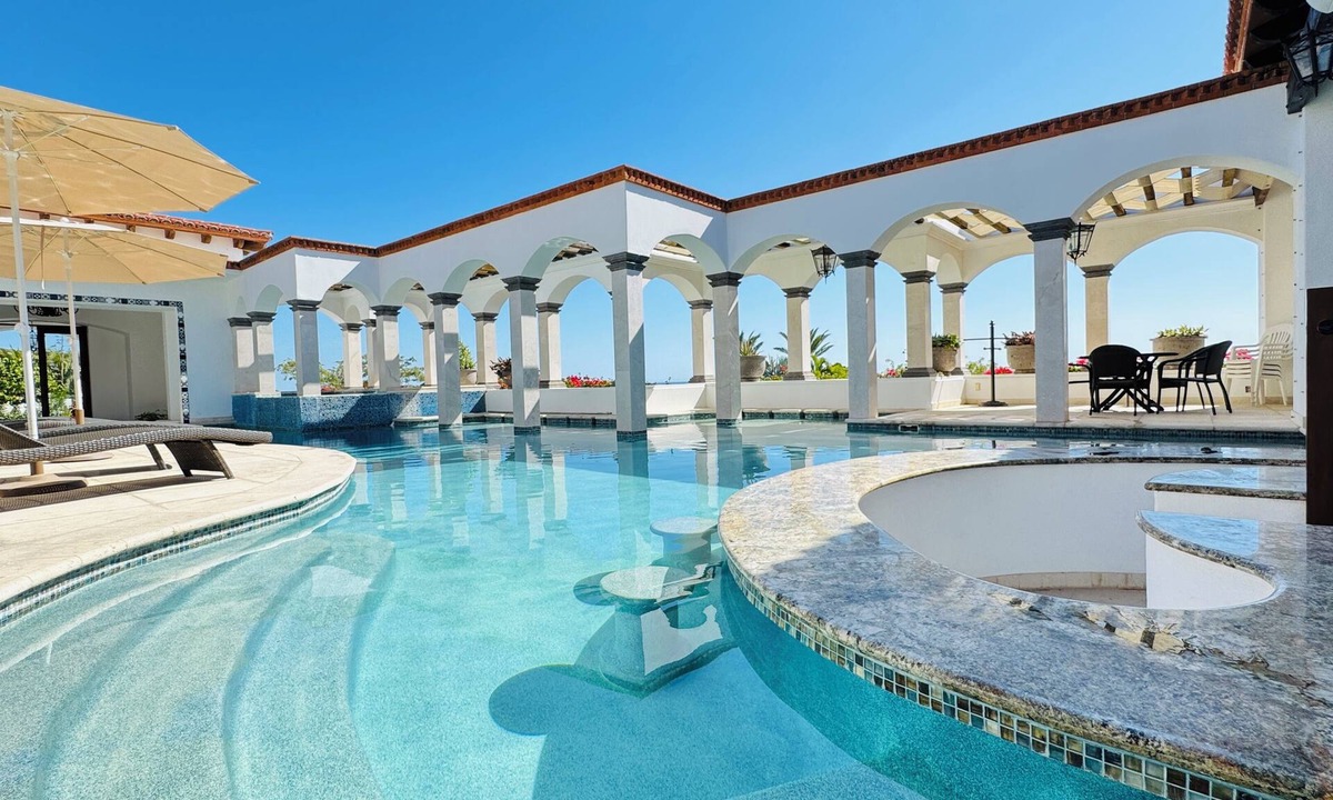 Buzzards House | Gorgeous 7 bedroom Ocean view home to enjoy your time away from home