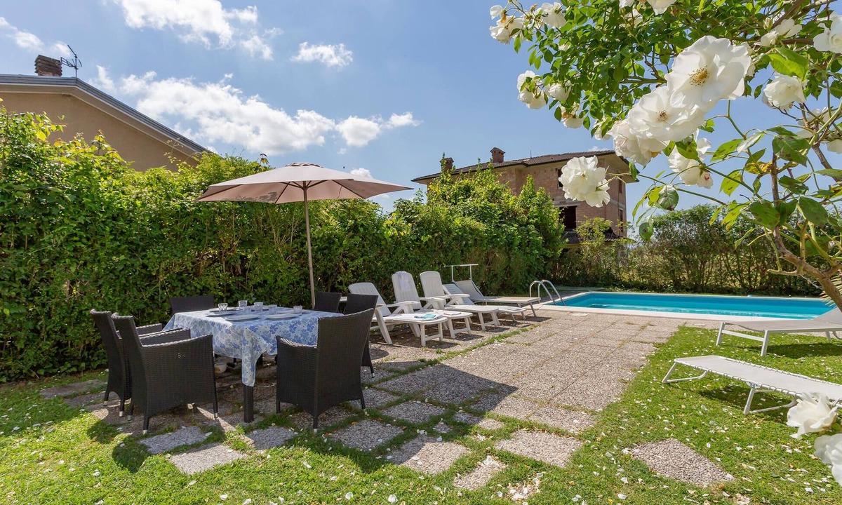 Calendasco House | Gorgeous home in Piacenza with private swimming pool, can be inside or outside