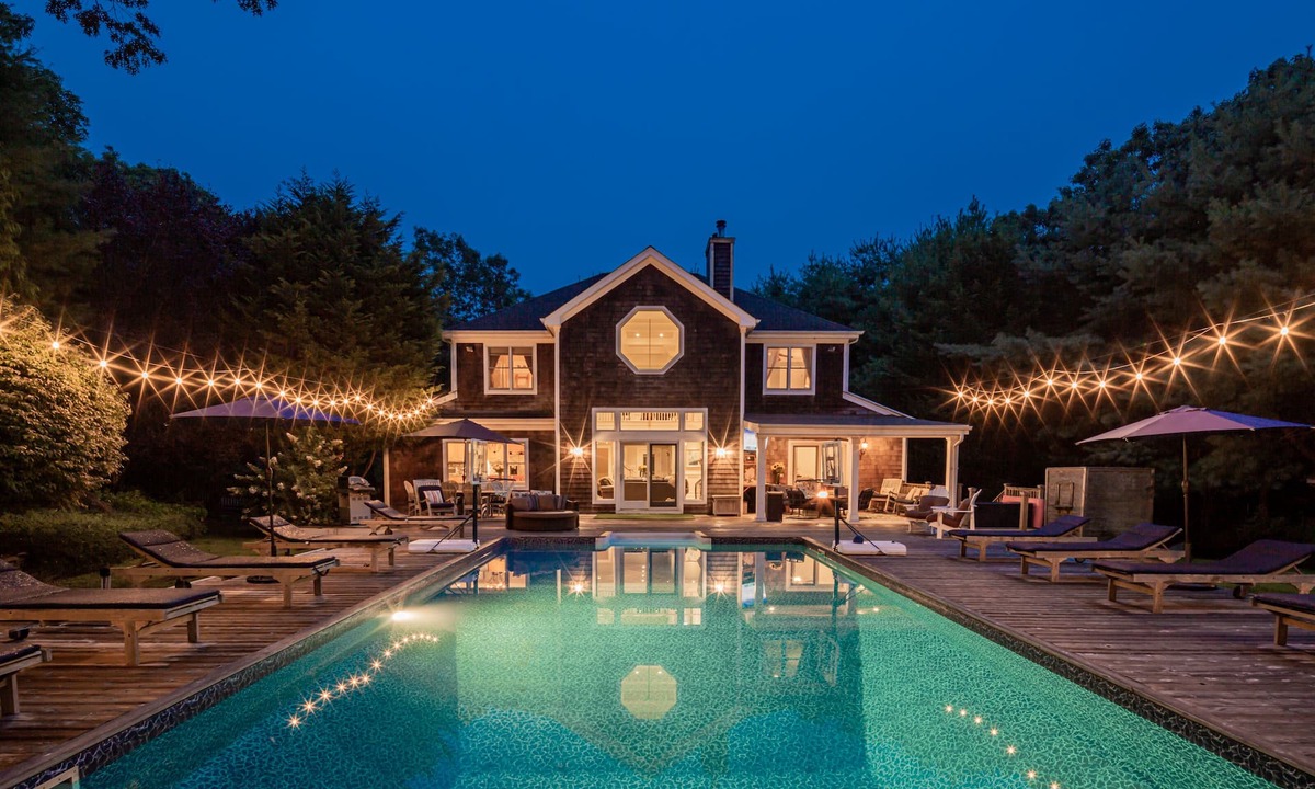 Sagaponack House | Grab an Amazing Property in the Heart of the Hamptons! 8/30-9/3 Now Available