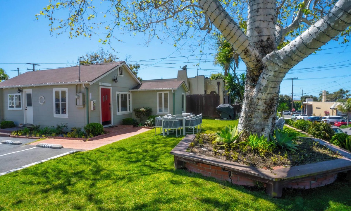 Laguna Beach Cottage | Green Beach House 500' to the Waves- Electric Vehicle Charger!