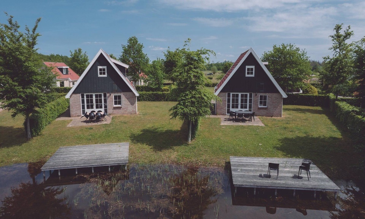 Bant House | Group Stay in Eigen Wijze near Playing Field
