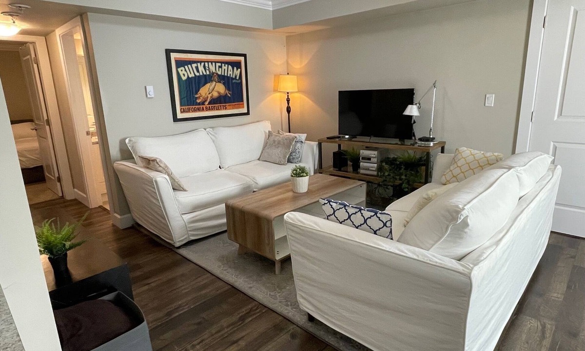 Central Lonsdale Apartment | Guest Suite in North Van
