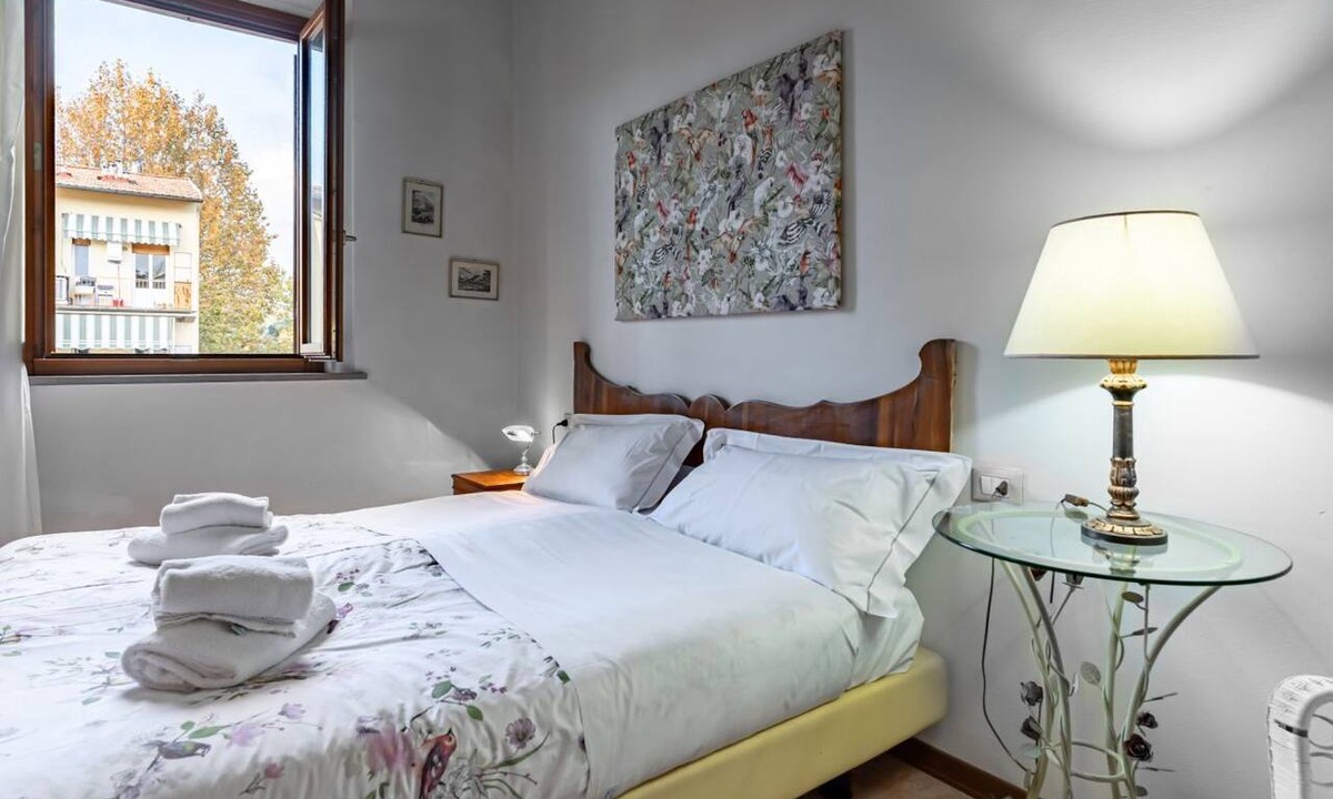 Ricorboli Apartment | GuestHost - Cozy apartment of about 45 sqm, for up to 4 people, located on the 2nd floor with lift (NOT suitable for disabled people; some steps at the entrance) of a renovated ancient building. The apartment is located in the Piazza Ferrucci/Ponte San N