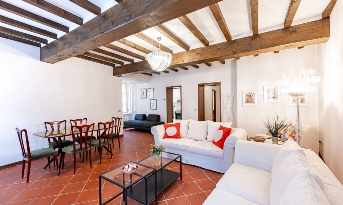 Parma City Centre Apartment | GuestHost - Large Apartment in the Historic Center of Parma