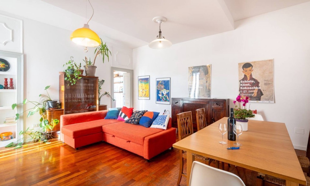 Oltretorrente Apartment | GuestHost - Spacious and bright 105 sqm apartment, accommodating up to 6 people, located on the second floor of a building without an elevator.The property is located in Parma's Oltretorrente neighborhood, a quiet residential area with plenty of amenitie