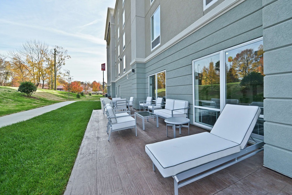 Greensboro Hotel | Hampton Inn & Suites Greensboro/Coliseum Area