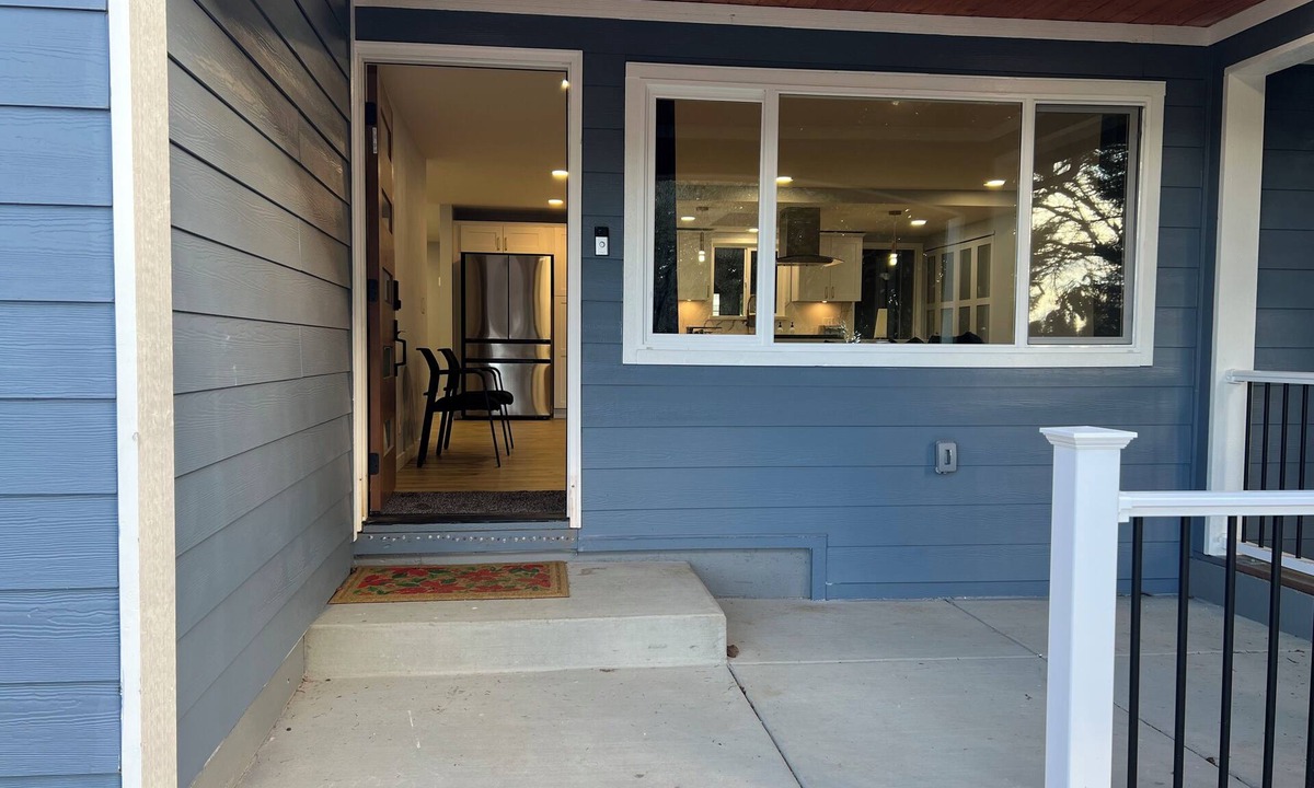 Inglewood-Finn Hill House | Harmony home - A Spacious 4-bedroom single family home with AC