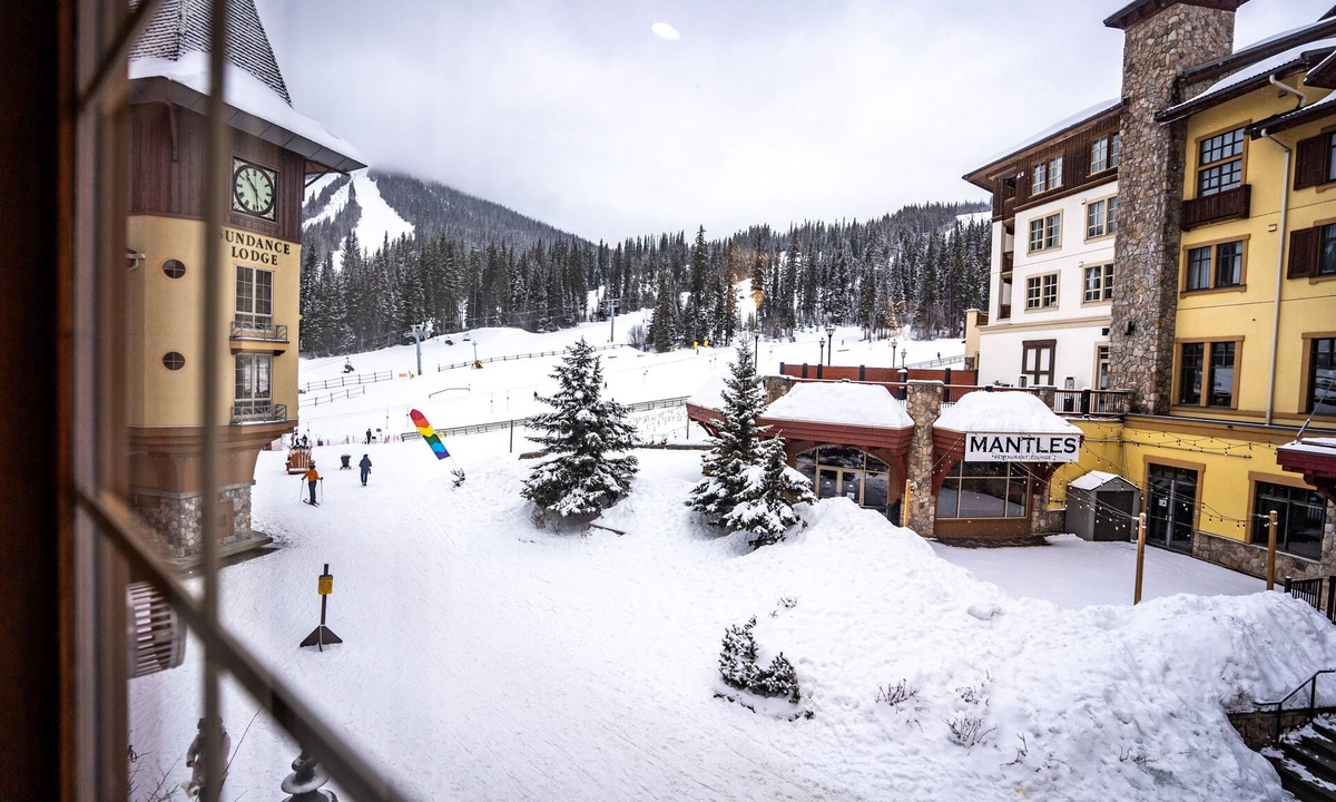 Sun Peaks Hotel | Hearthstone Lodge #316