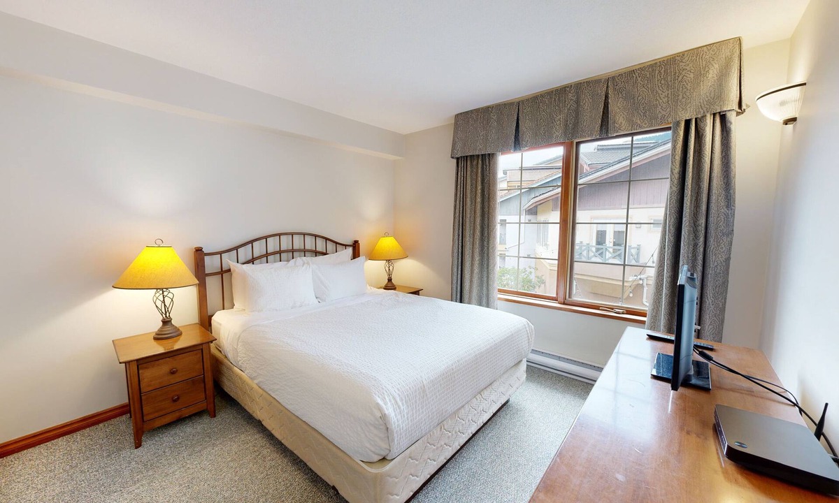 Sun Peaks Hotel | Hearthstone Lodge #318