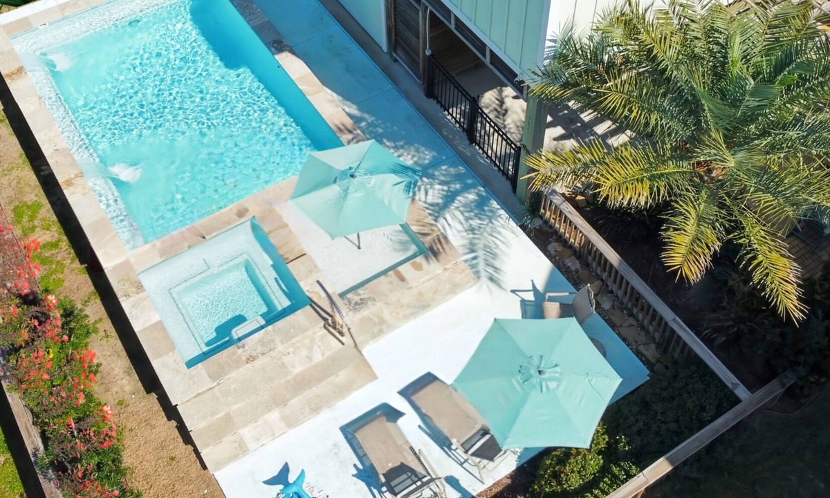 Pirates Beach House | Heated Pool Hot Tub 2 King Beds Firepit Prime Location