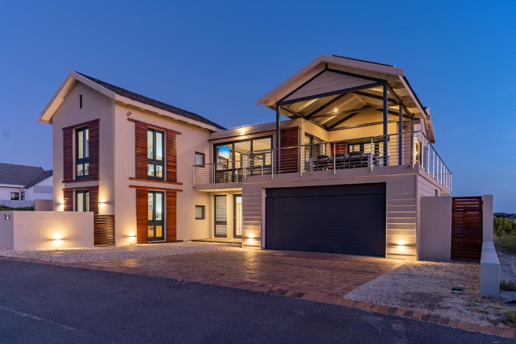 Fisherhaven House | Hermanus Beach House at CShine