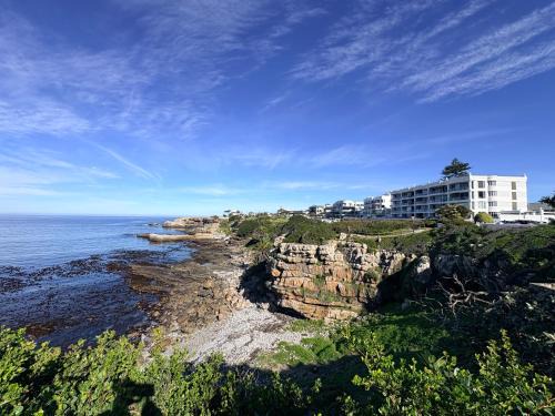 Hermanus City-Centre Apartment | Hermanus Waterfront Boho Studio Apartment, Whale Coast Hideaway