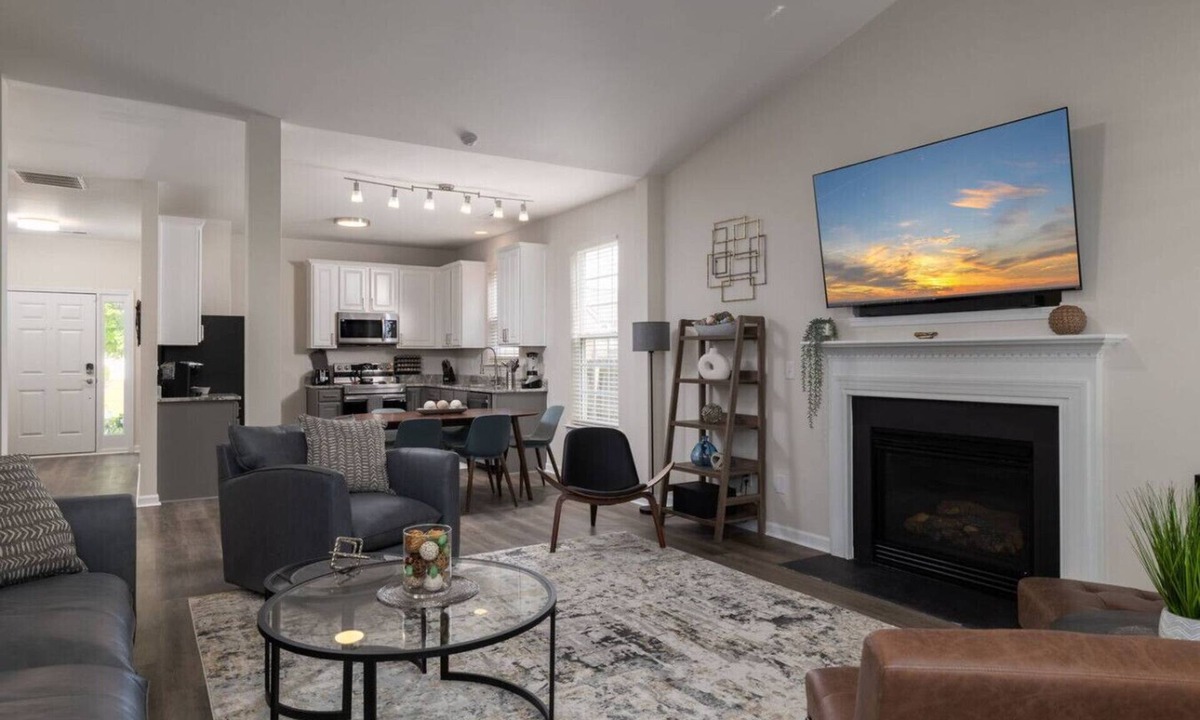 High Point House | High Point`s Gem! Group Friendly! Five Bedrooms!