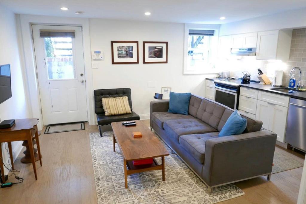 Le Droit Park Apartment | Historic ShawLeDroit Park Gem - 1 Bedroom on U St
