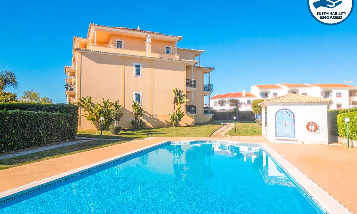 The Strip Apartment | Holiday apartment in Albufeira