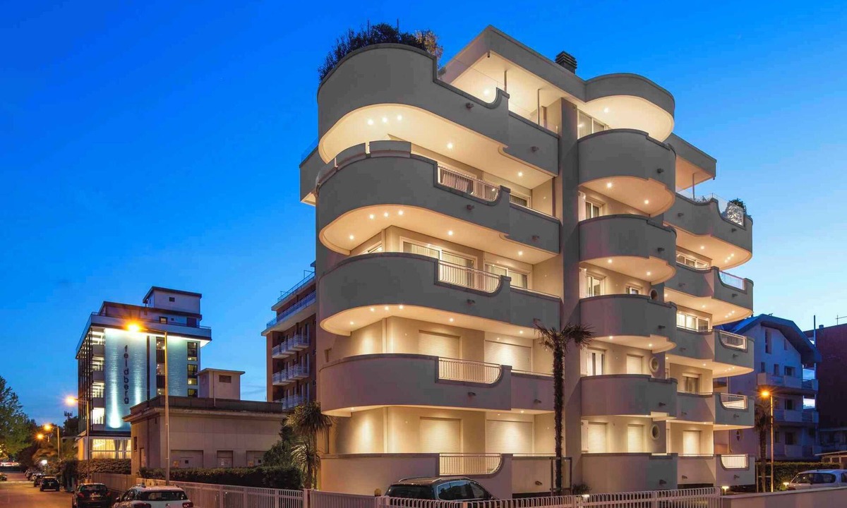 Fogliano Marina Apartment | Holiday apartment with balcony and air conditioning