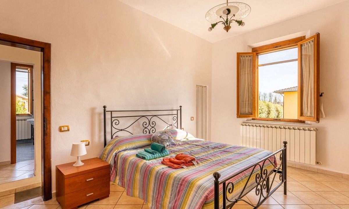 Santa Croce sull'Arno House | Holiday Home 'Enza's Petite Maison' with Wi-Fi