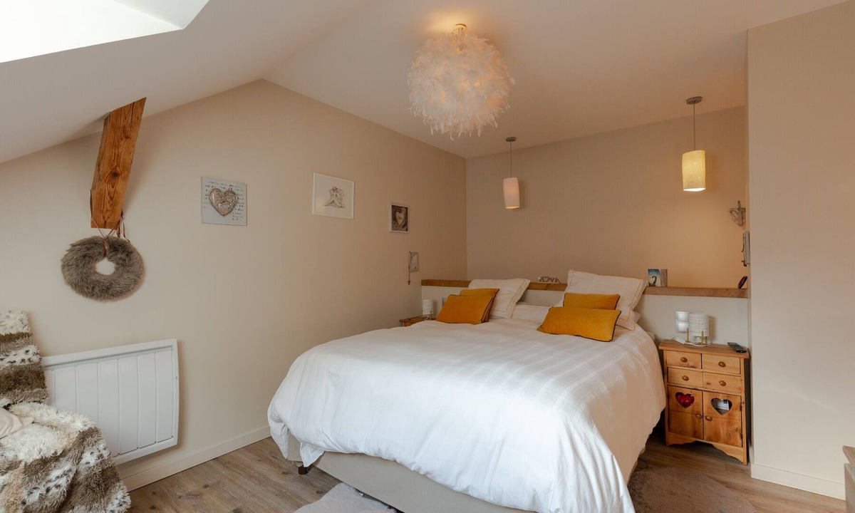 Faverges-Seythenex House | Holiday Home "Maison Village Proche Lac d'Annecy" with Private Terrace & Wi-Fi