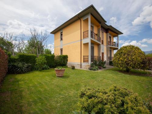 Borgo San Lorenzo House | Holiday Home near Florence with Garden