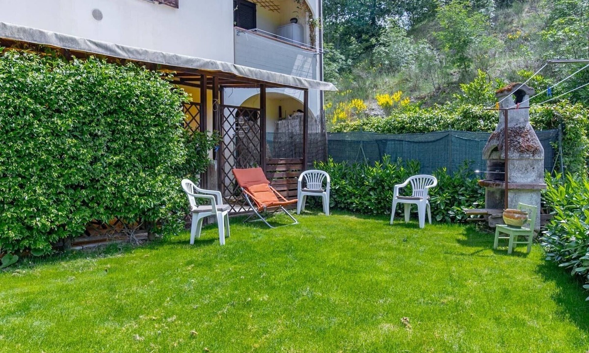 Londa House | Holiday Home 'Oasi Del Mugello' with Private Garden and Wi-Fi