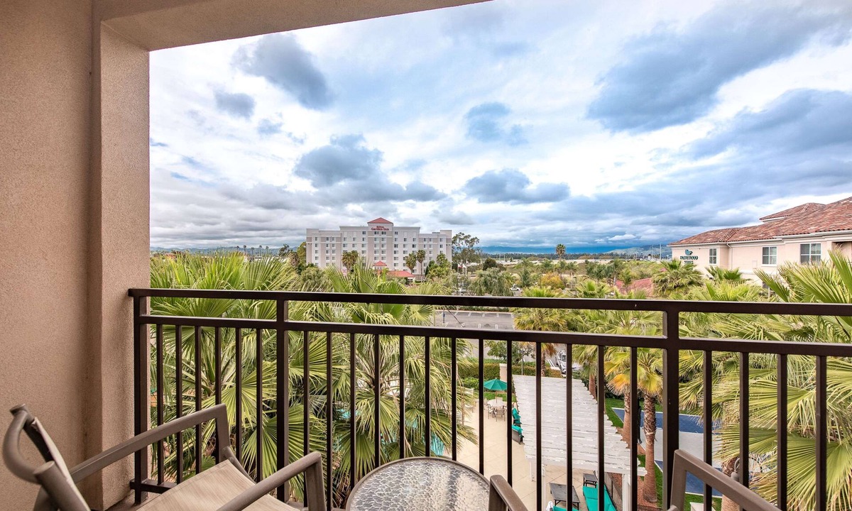 Oxnard Hotel | Homewood Suites by Hilton Oxnard/Camarillo