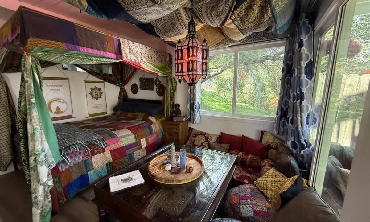 Fernwood House | Hot Tub, Garden Patio, Canopy Bed
