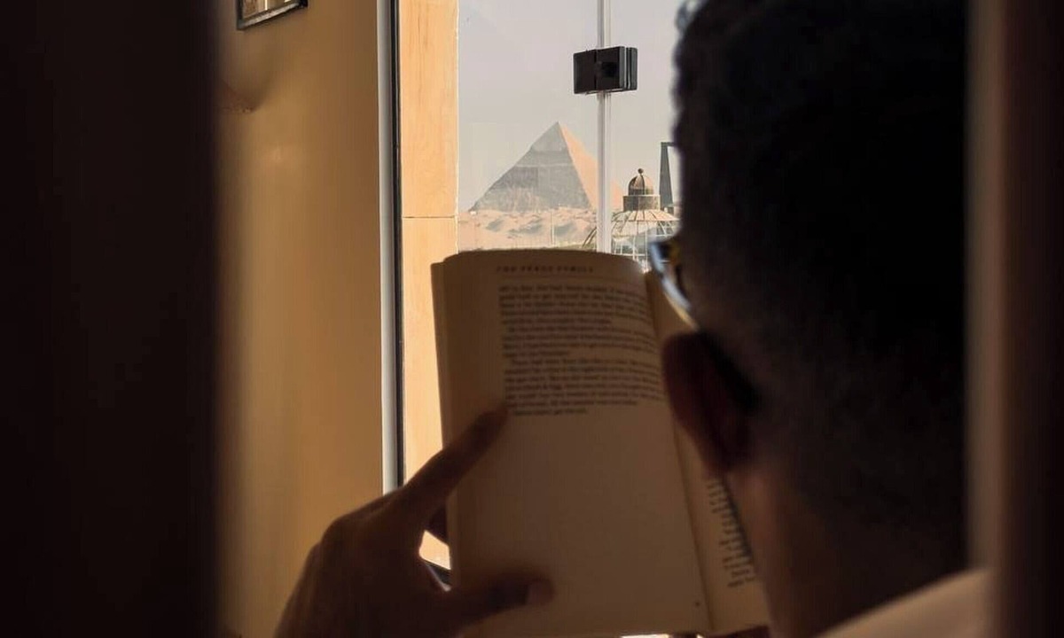 Giza Apartment | "Hot Tub on the Pyramid view, 2 bedroom with AC, WiFi in Giza, a Bohemian dream
