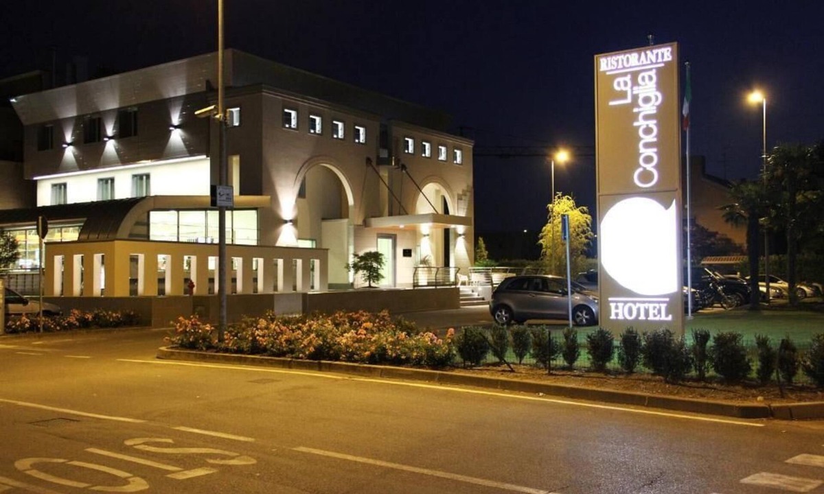 Romano di Lombardia Hotel | Hotel La Conchiglia