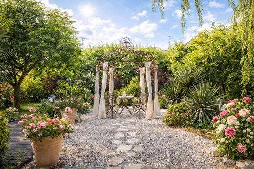 Baricella Bed & Breakfast | House Garden Loft