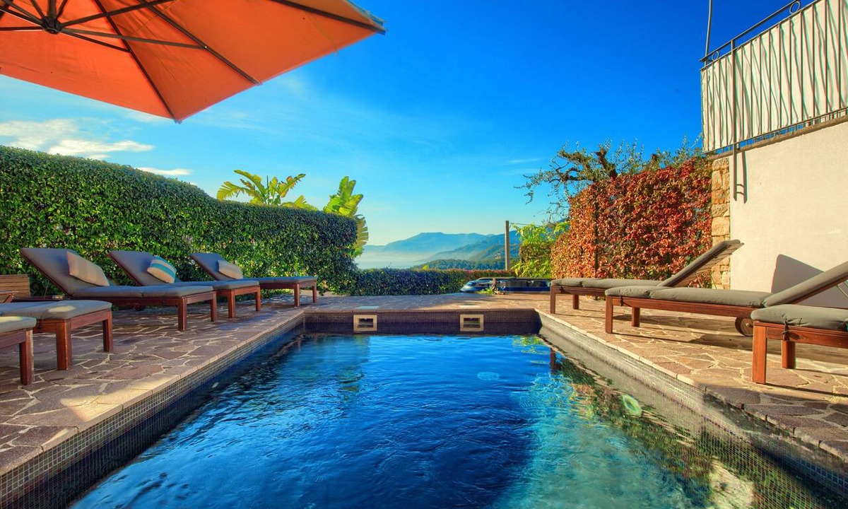 Bordighera Apartment | House with private garden, pool, jacuzzi and electric bikes