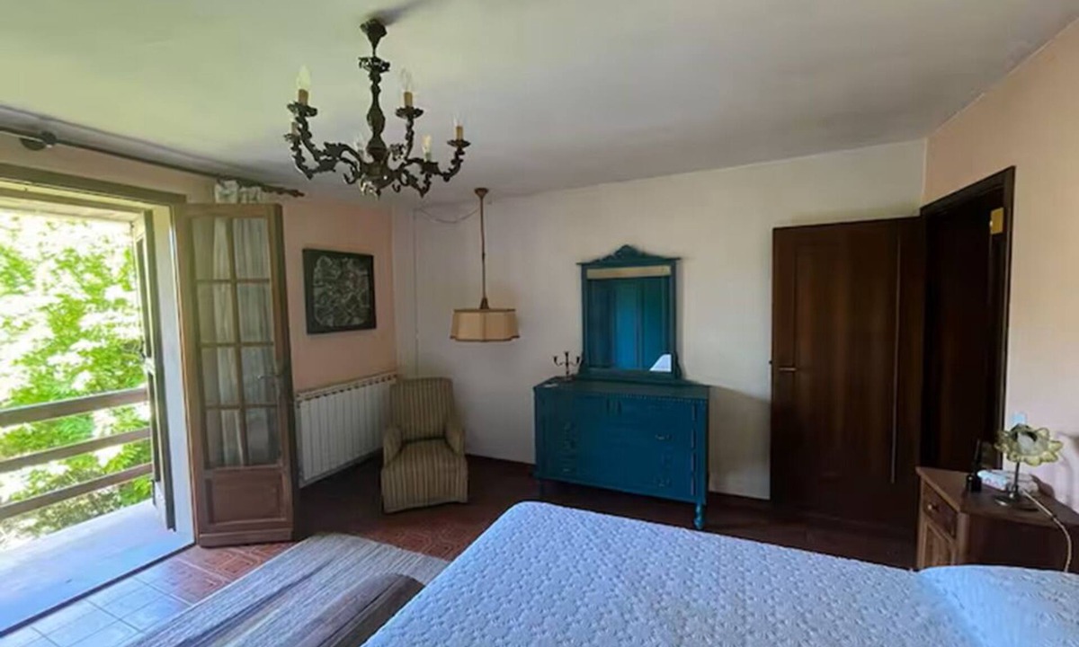 Cutigliano House | House with private garden and mountain views