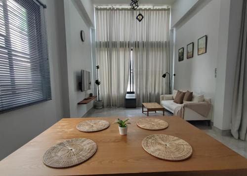 Pak Phraek House | How Hide Space