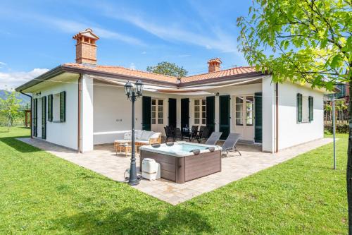 San Pietro in Campo Villa | Il Cappero - Private Villa with Jacuzzi & Views